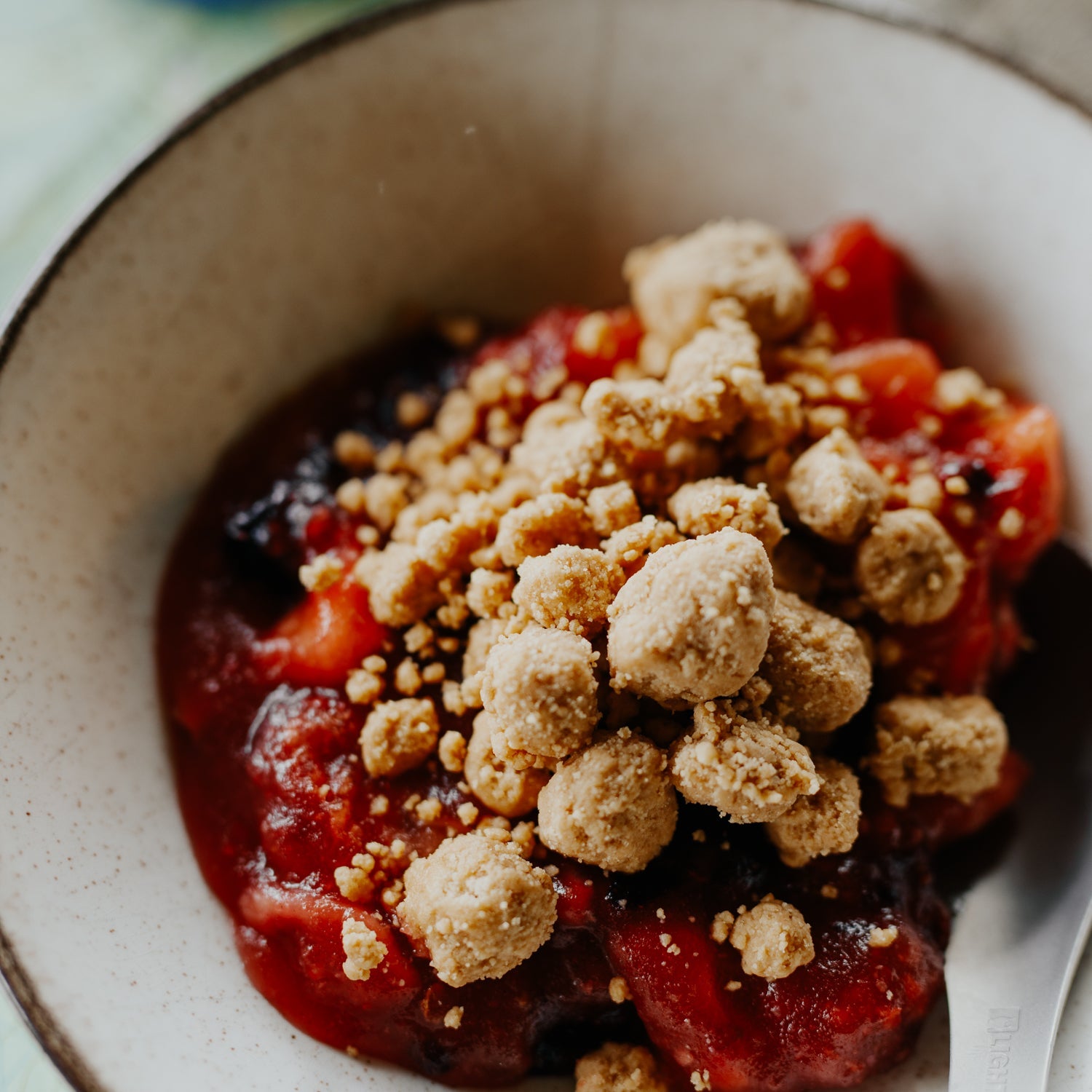 Apple and Berry Crumble